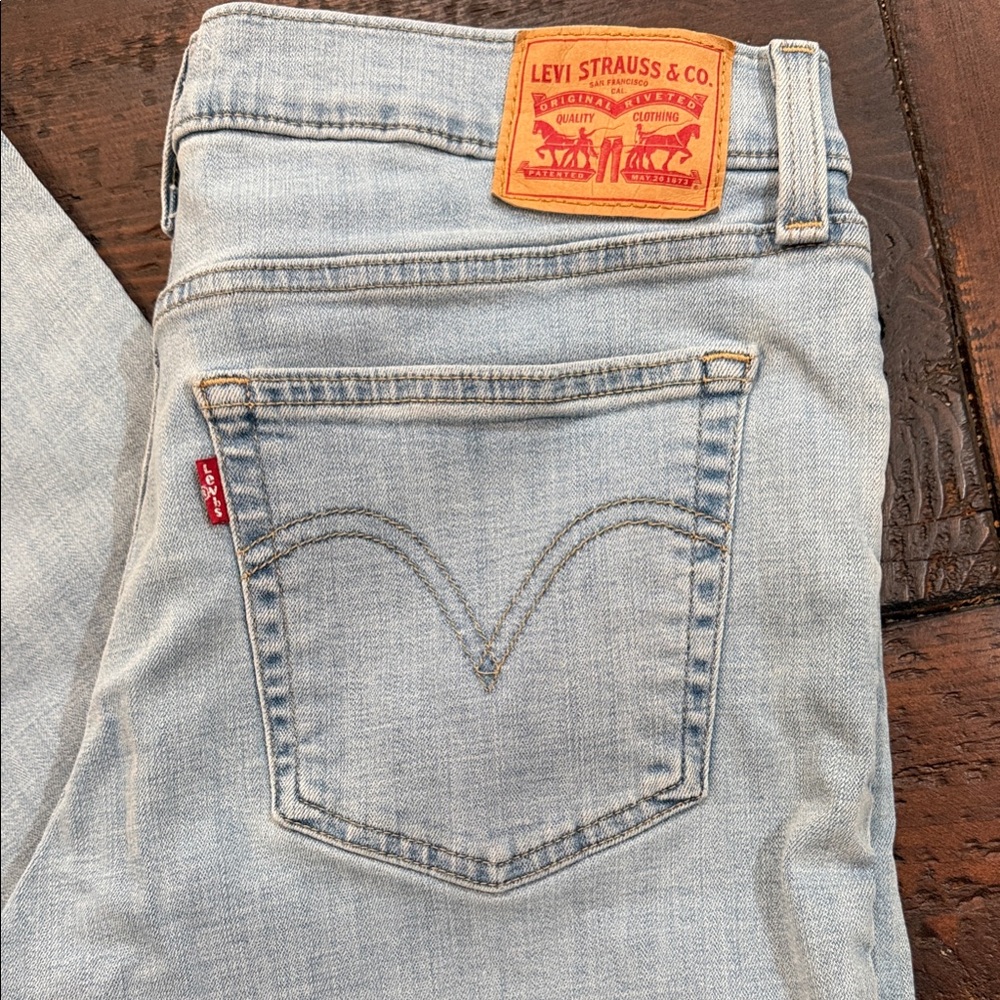 Levi's Boyfriend Jeans Light Wash Size 30 Coastal Grandmother Gorpcore